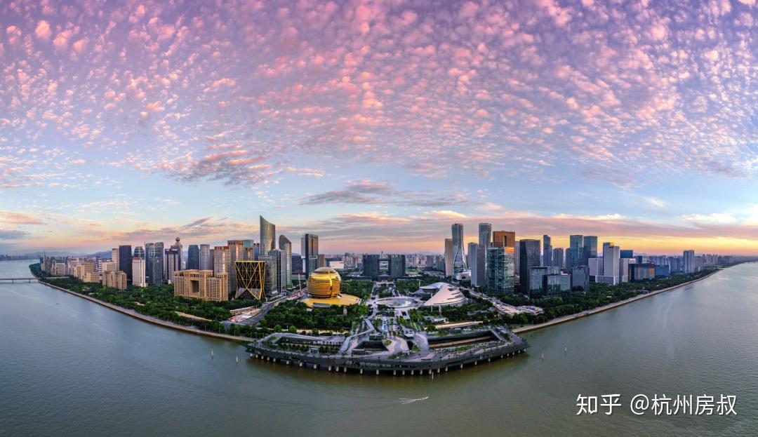 浙江盛情款待，尊敬的各位来宾与朋友们